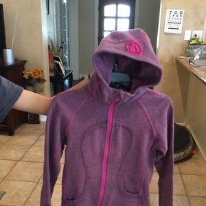 Lululemon scuba hoodie size 4